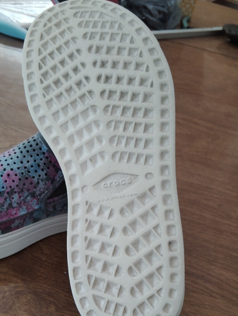 CROCS Floral Perforated Slip-On Mule in Pink and Blue - Picture 3 of 7
